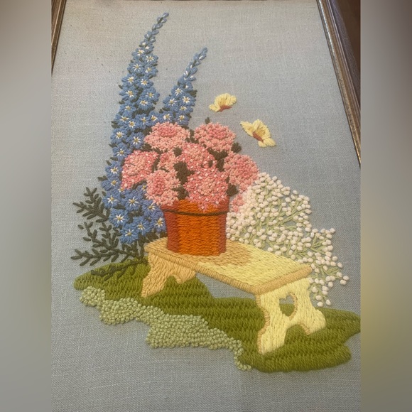 Floral Vintage Crewel - Picture 4 of 10